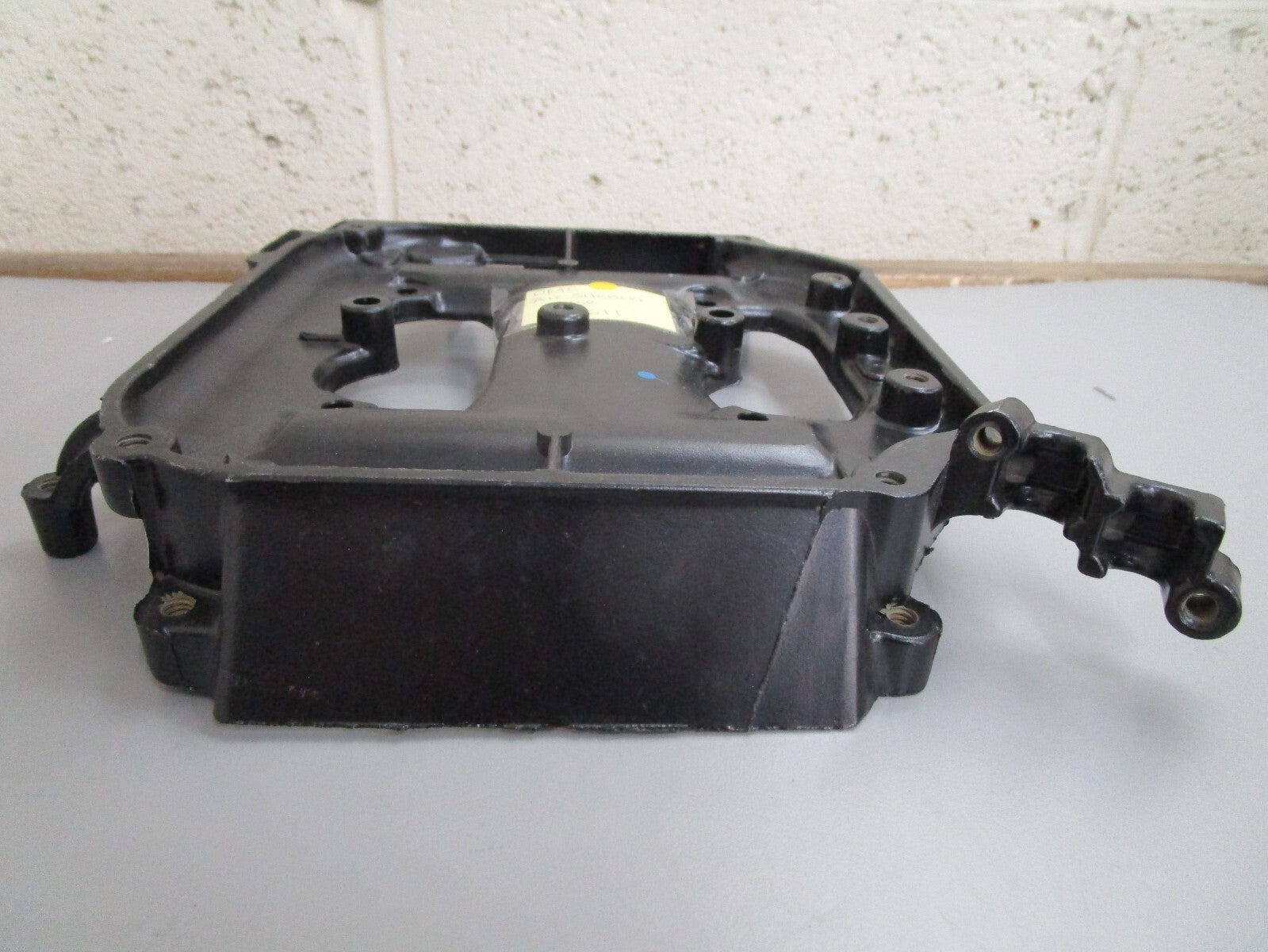 *NEW OEM* 0820 OMC Johnson Evinrude Air Silencer Base 329611 0329611