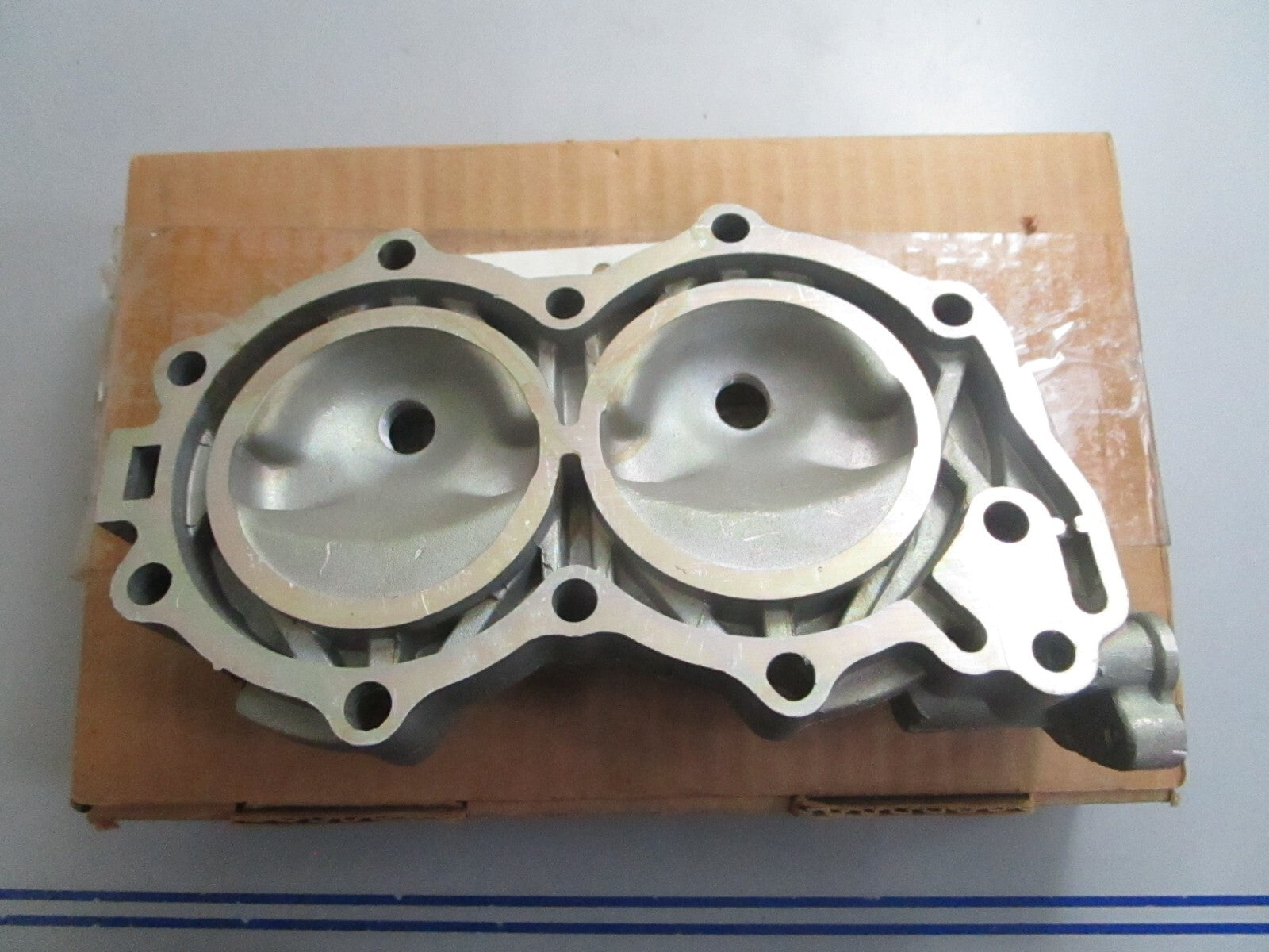 *NEW OEM* 0820 OMC Johnson Evinrude Cylinder Head 383535 0383535