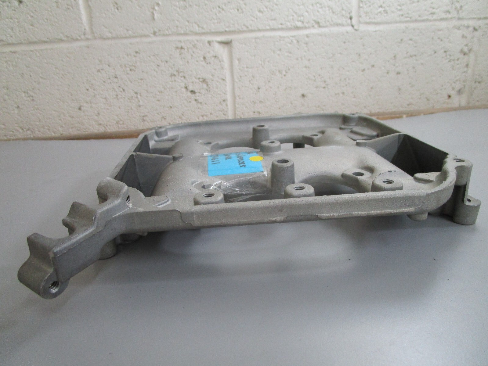 *NEW OEM* 0820 OMC Johnson Evinrude Air Silencer Base 329611 0329611