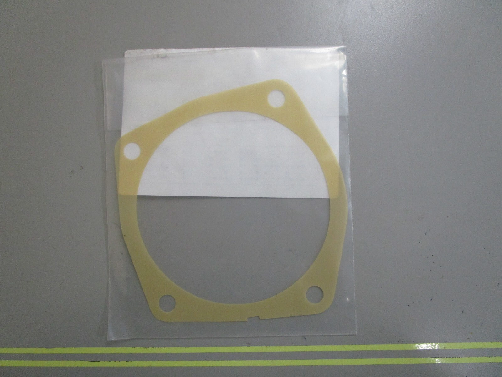 *NEW OEM* 0810 OMC Johnson Evinrude .004" Tan Shim 911679 0911679