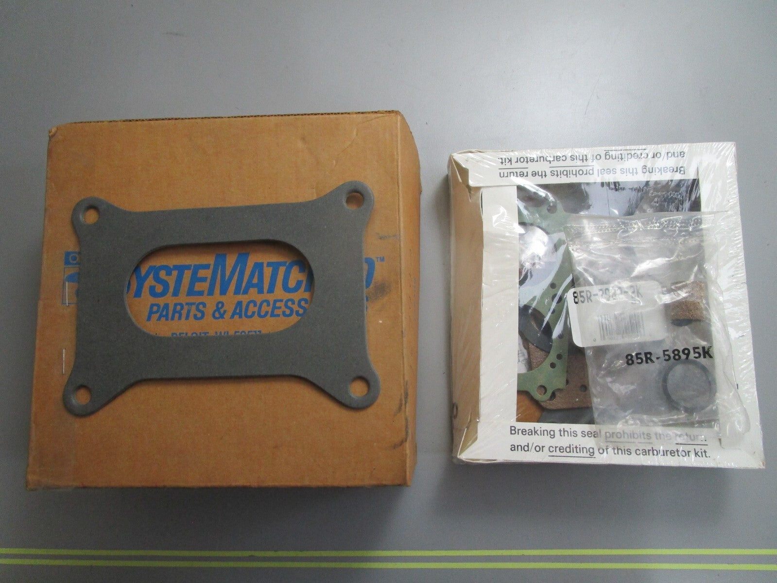 *NEW OEM* 0820 OMC Johnson Evinrude Carburetor Kit 987440 0987440