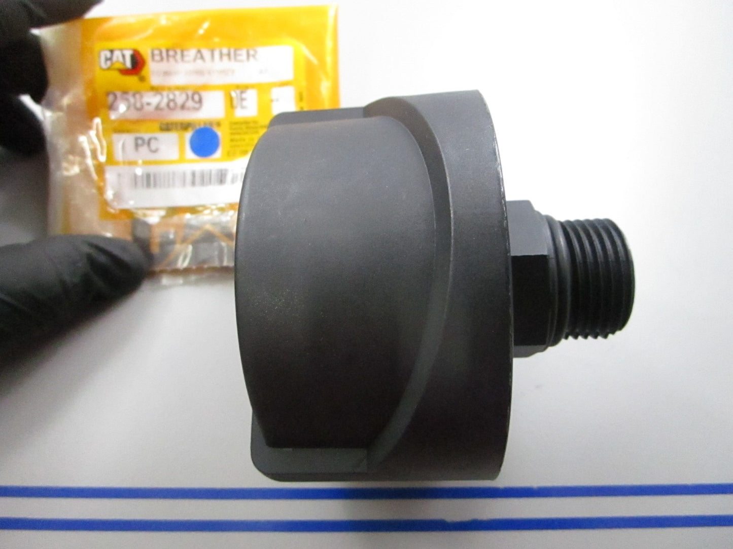 *NEW OEM* 0810 CAT Breather 258-2829