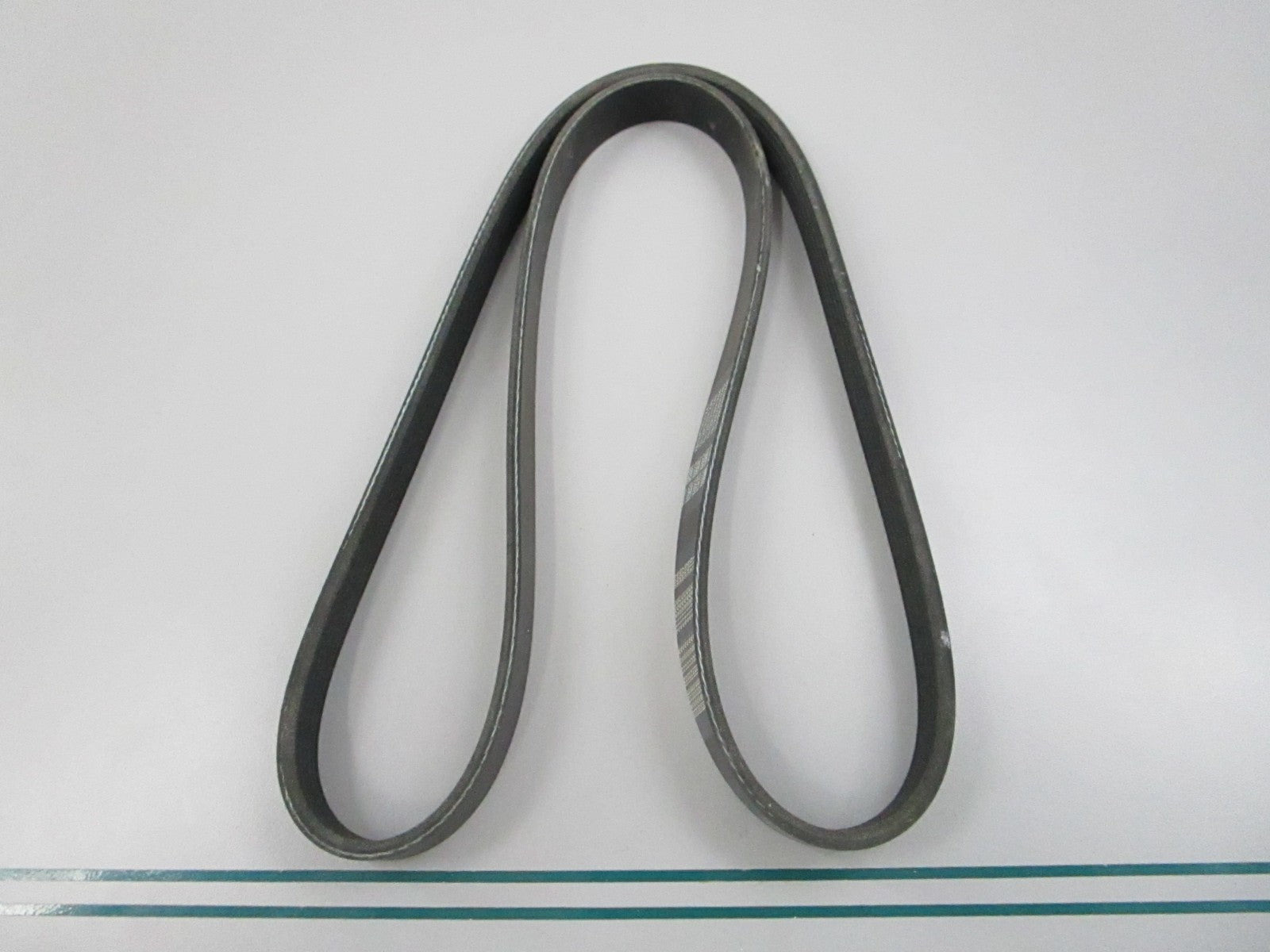 NEW K060486 Gates V-Belt 0810