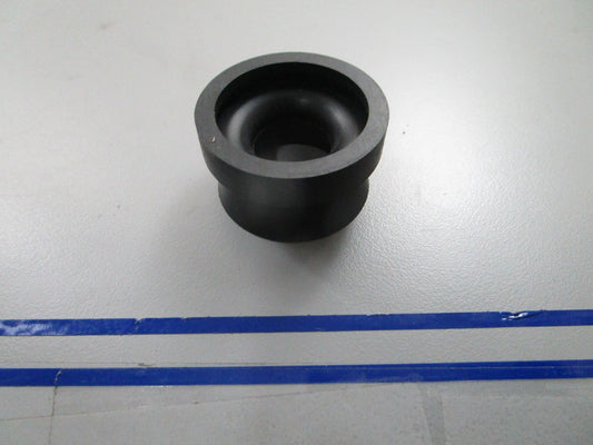 *NEW OEM* 0810 OMC Johnson Evinrude Grommet 338601 0338601