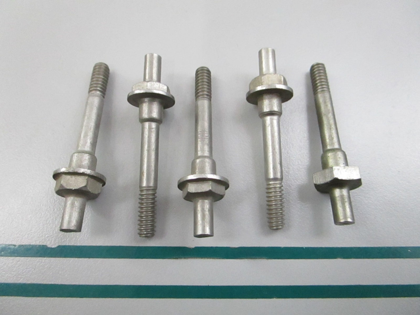 NEW OEM (LOT OF 5) 310052 0310052 OMC Johnson Evinrude Screw 0810