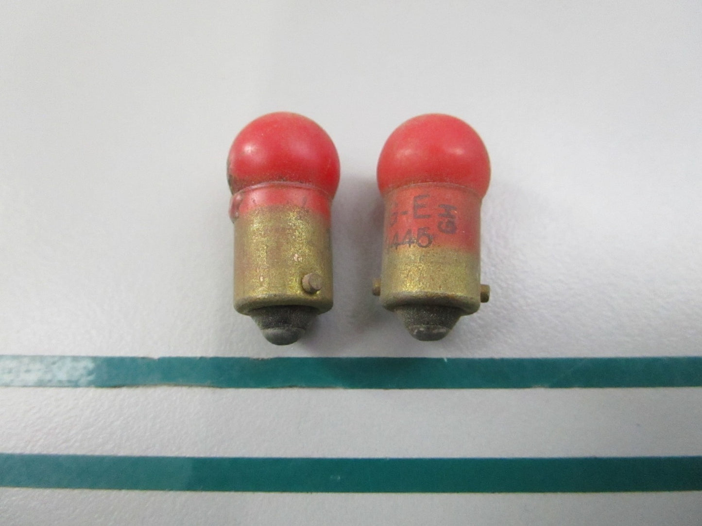 NEW OEM (LOT OF 2) 308165 0308165 OMC Johnson Evinrude Red Bulb 0810