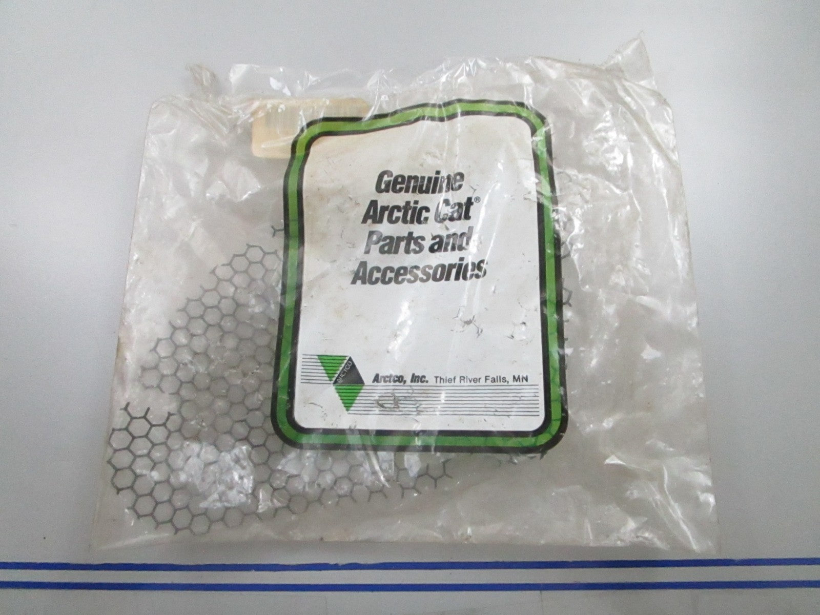 *NEW OEM* 0810 Arctic Cat Hood Screen Vent 1606-059