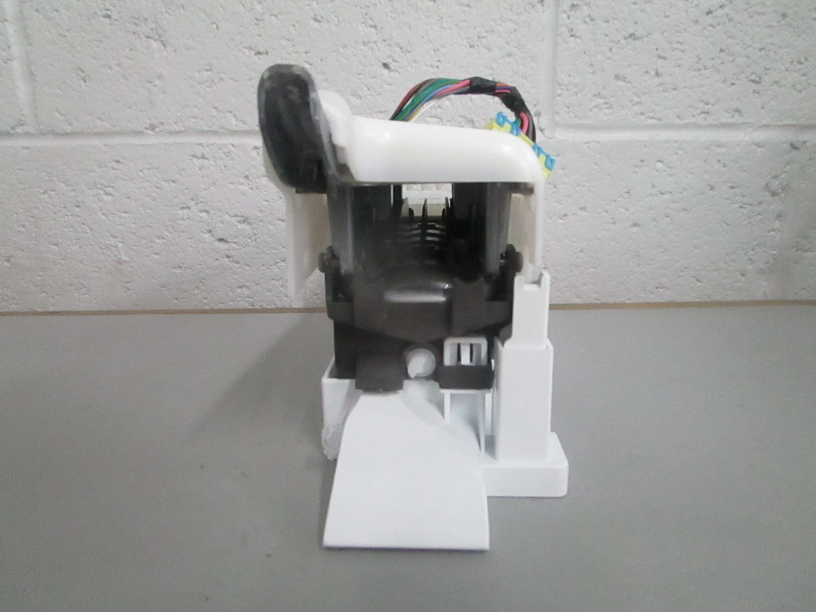 *NEW OEM* 0820 Samsung Ice Maker DA97-13718C