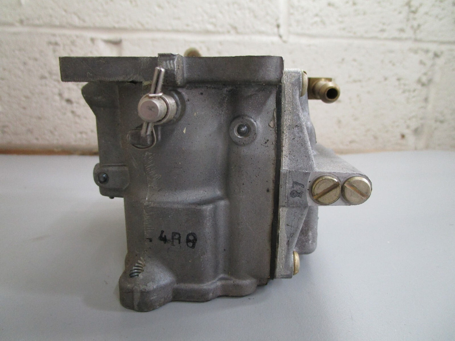 *NEW OEM* 0820 OMC Johnson Evinrude 80' 81' 150 200HP Center Carburetor 390402