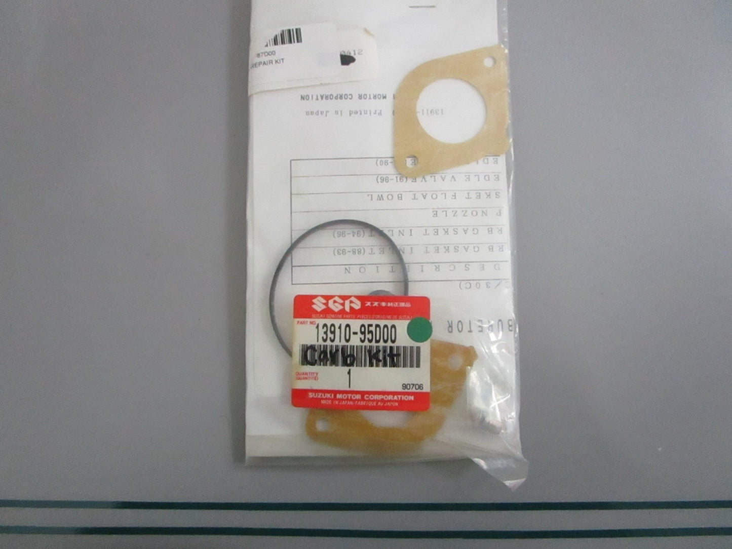 NEW OEM 13910-95D00 Suzuki Carburetor Kit 0820