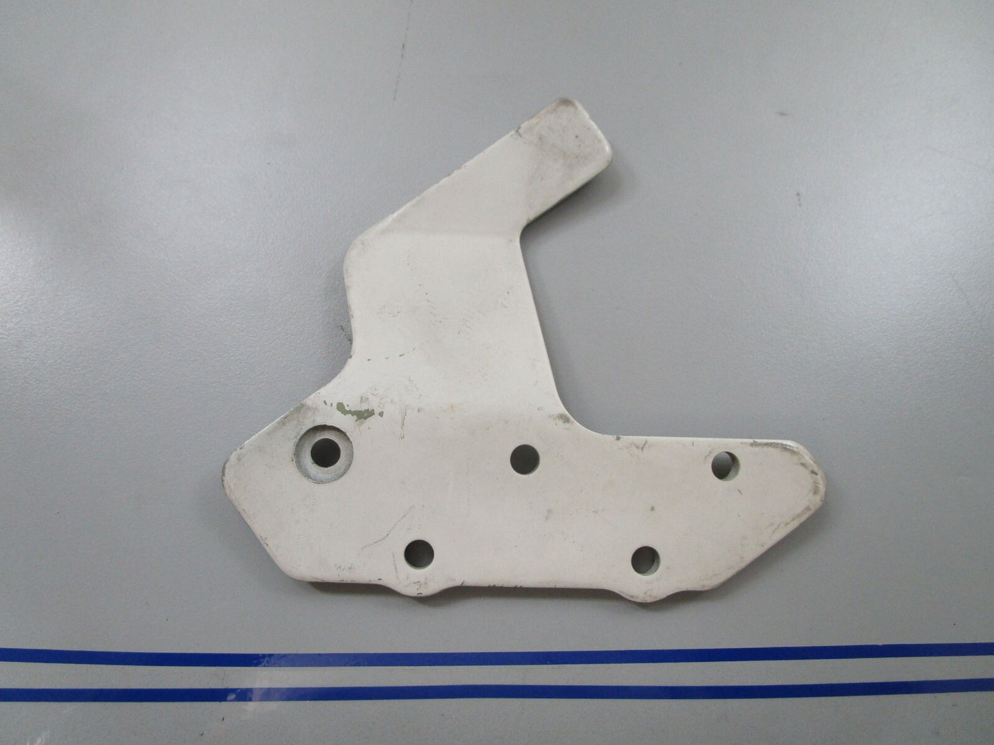 *NEW OEM* 0770 OMC Johnson Evinrude Bracket 908336 0908336