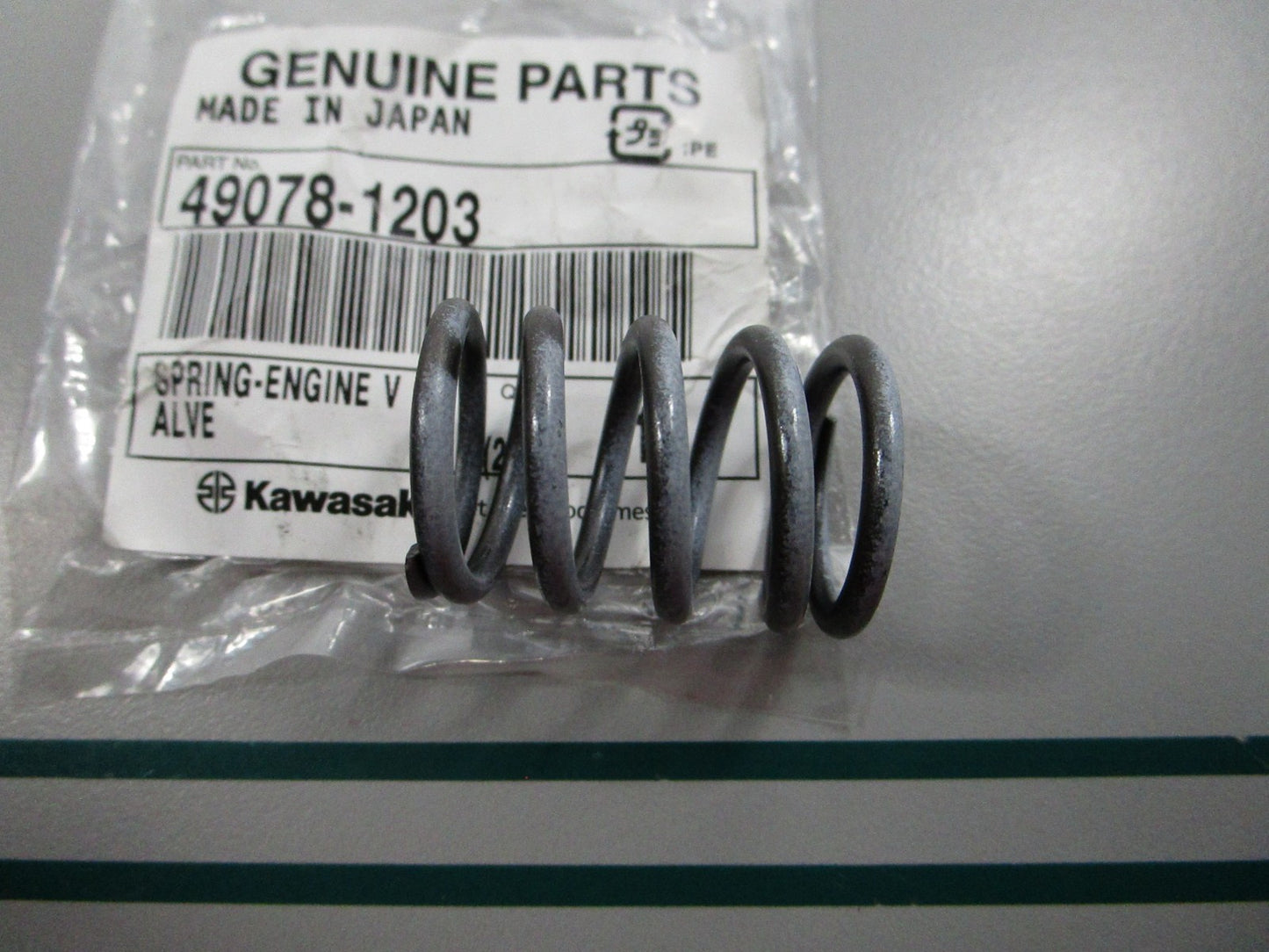 NEW OEM 49078-1203 Kawasaki Engine Valve Spring 0810