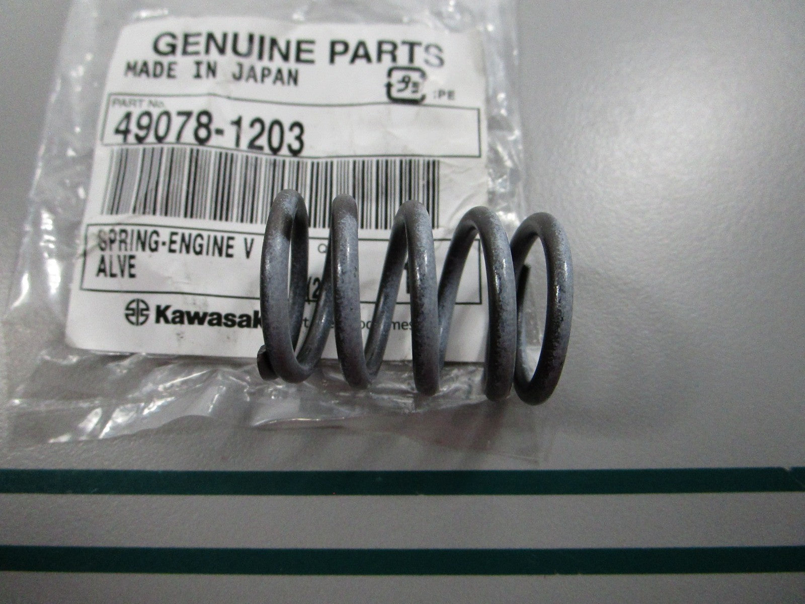 NEW OEM 49078-1203 Kawasaki Engine Valve Spring 0810