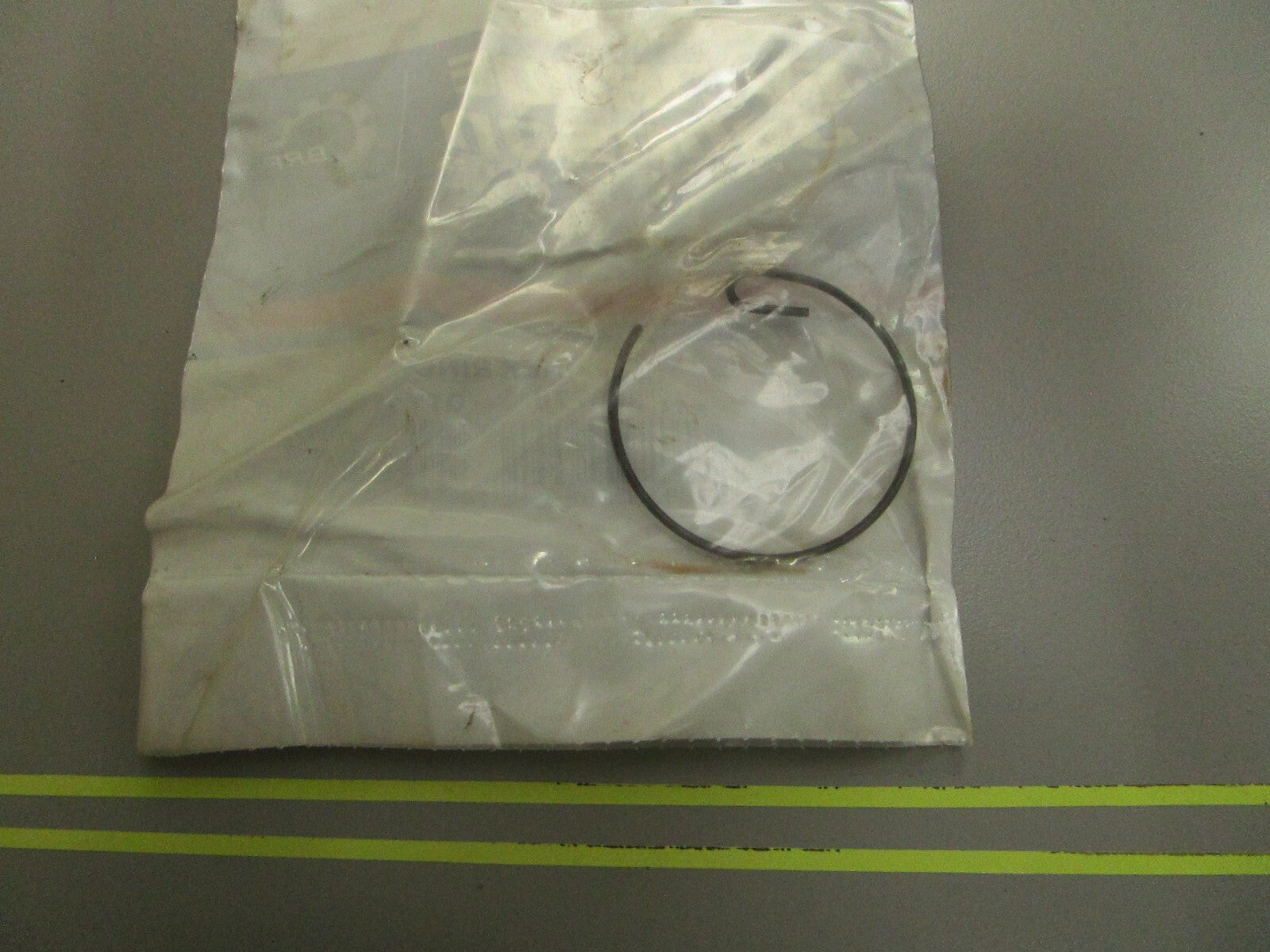 *NEW OEM* 0810 OMC Johnson Evinrude Retainer Ring 338778 0338778