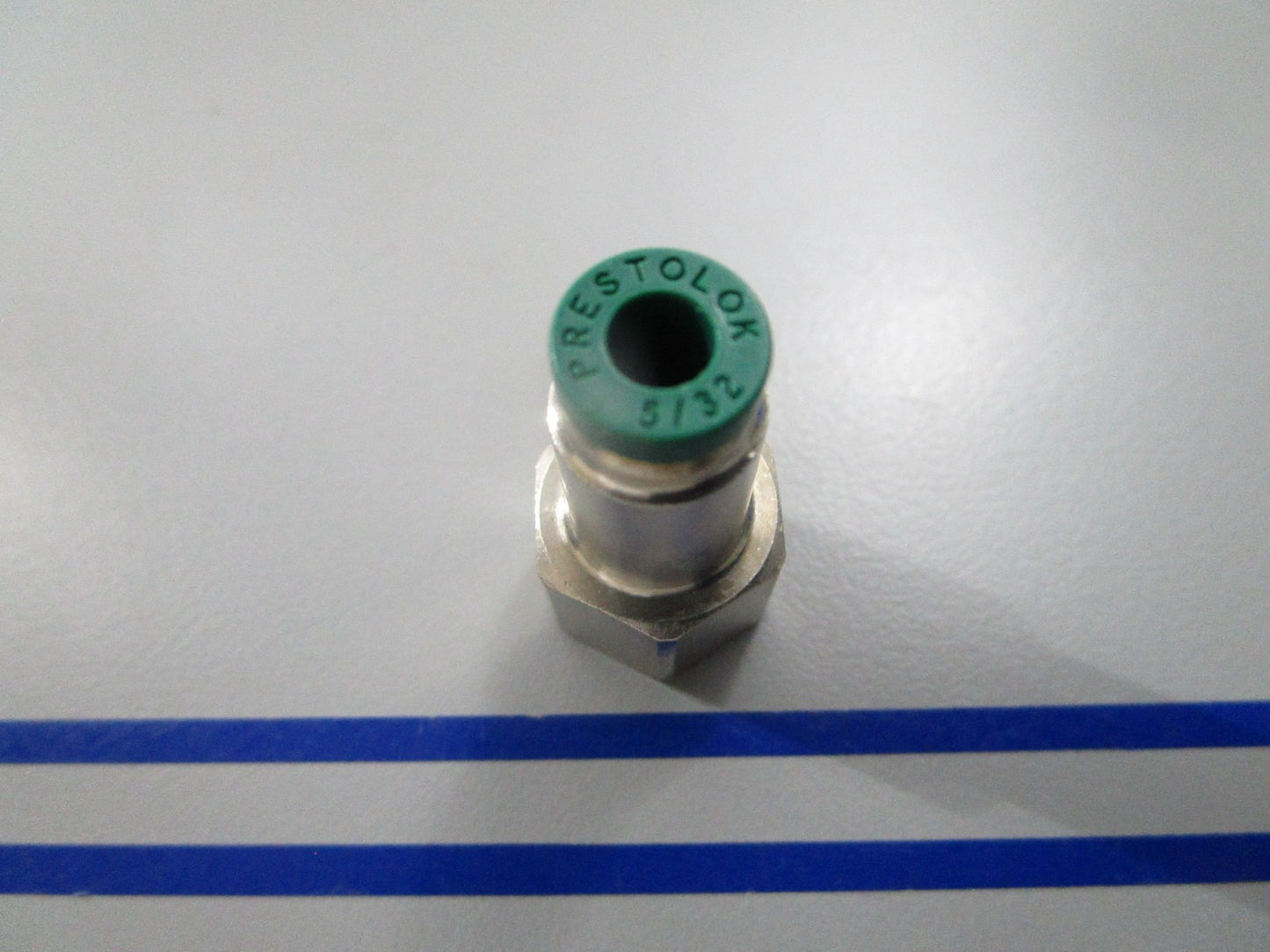 *NEW* 0810 Parker Push-To-Connector Fitting 66PLP-5/32-2