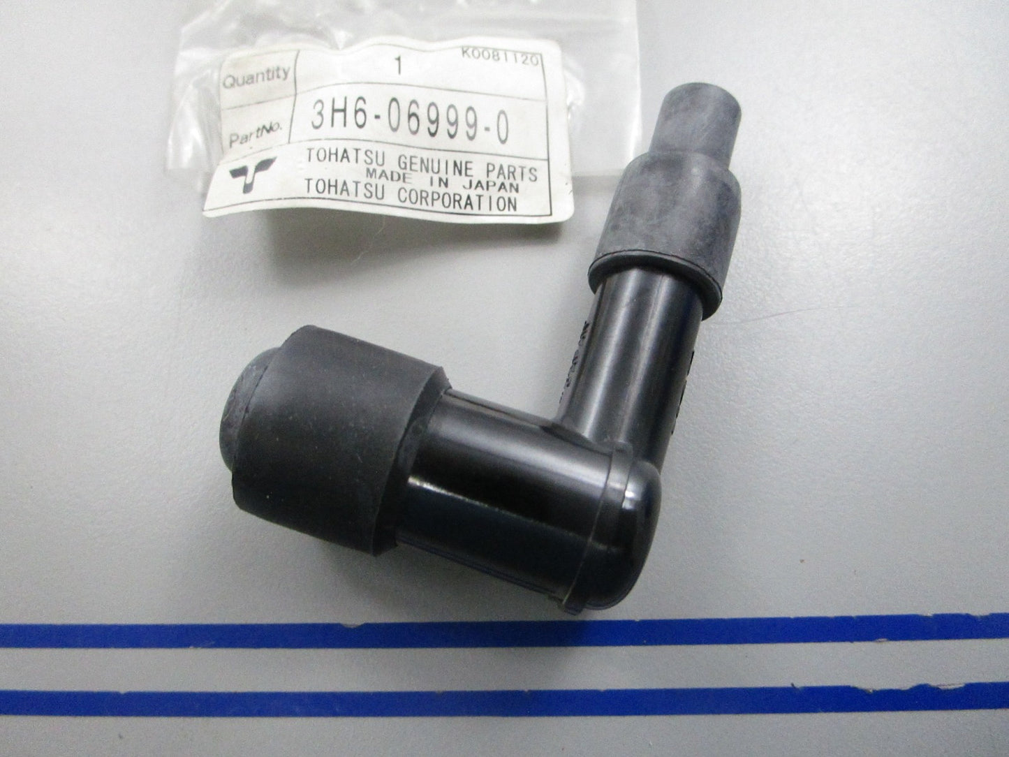 NEW OEM 3H6-06999-0 3H6069990 Tohatsu Plug Cap 0810