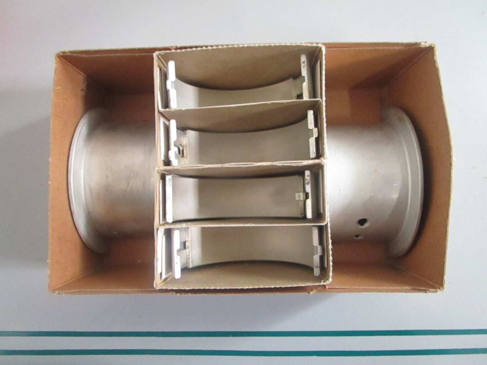 NEW OEM 994M-10 Federal Mogul Main Bearing Set 0820
