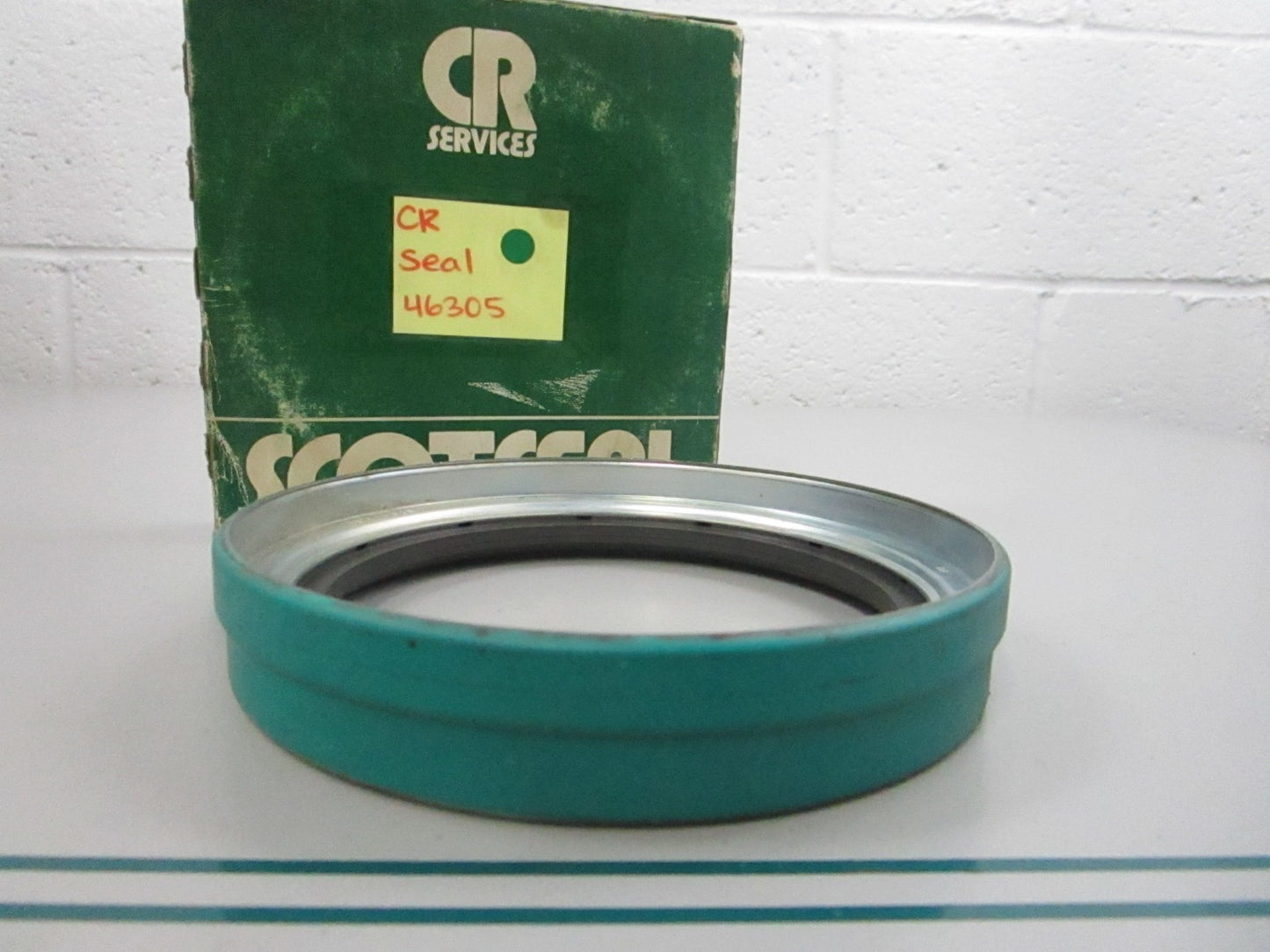 NEW 46305 CR Seal 0810
