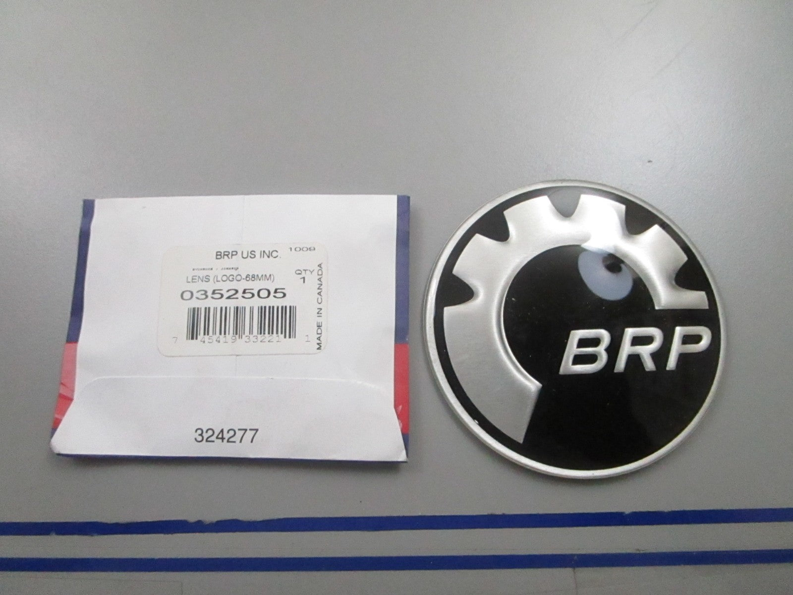 *NEW OEM* 0810 OMC Johnson Evinrude 68MM Logo Lens 352505 0352505