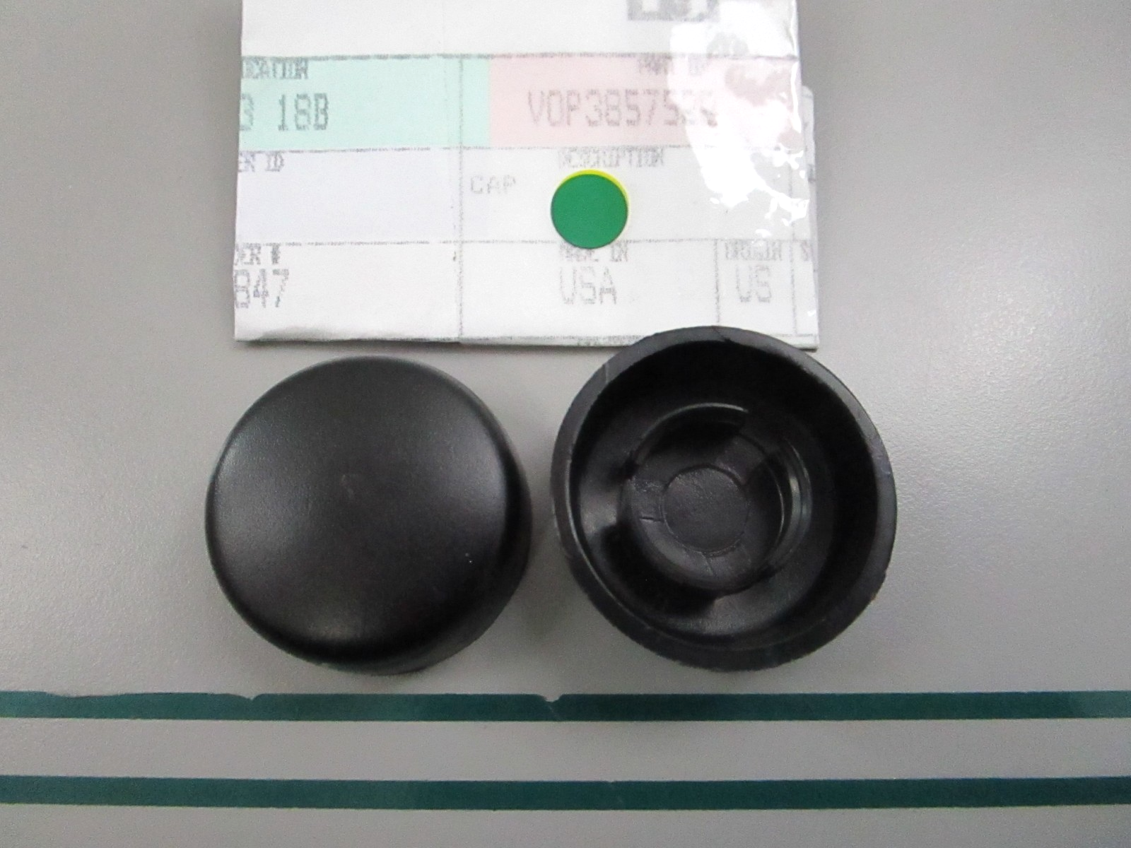 NEW OEM (LOT OF 2) 3857522 Volvo Penta Cap 0810
