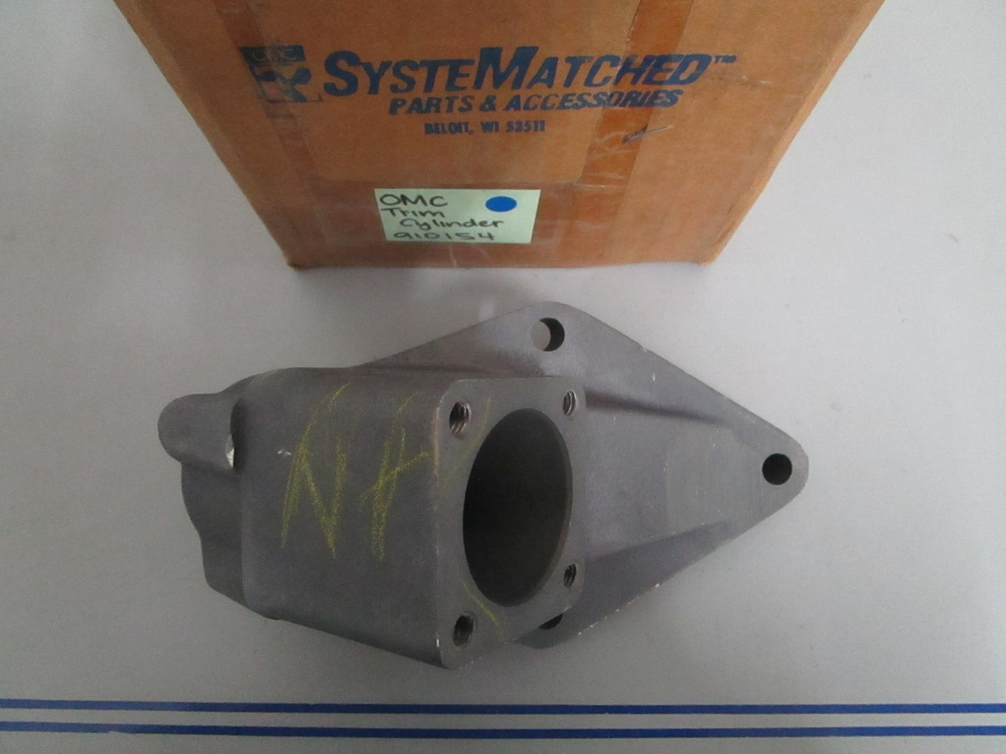 NEW OEM 910154 0910154 OMC Johnson Evinrude Trim Cylinder 0820