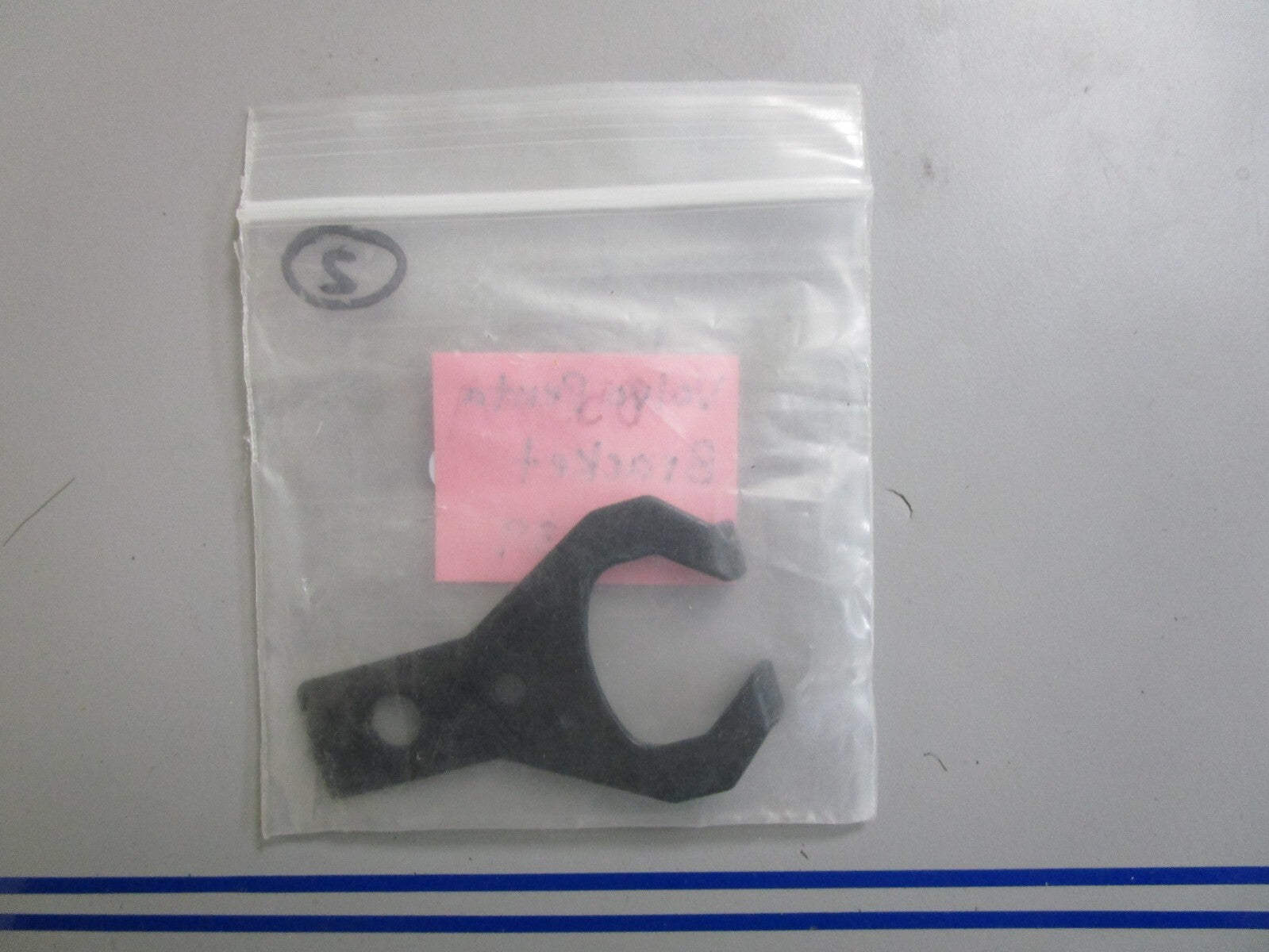 *NEW OEM* 0810 Volvo Penta Bracket 853039
