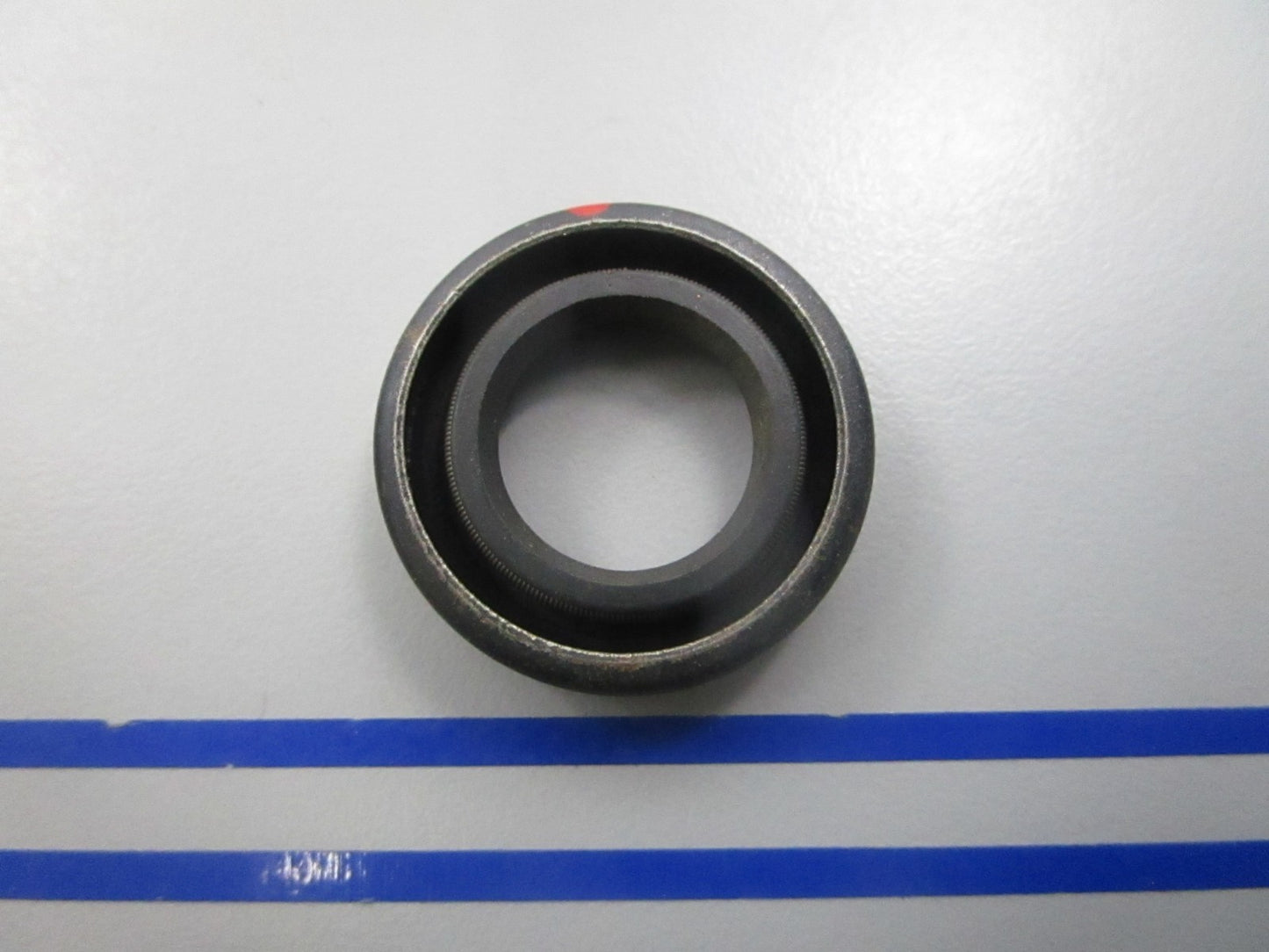 NEW OEM 315882 0315882 OMC Johnson Evinrude Oil Seal 0810
