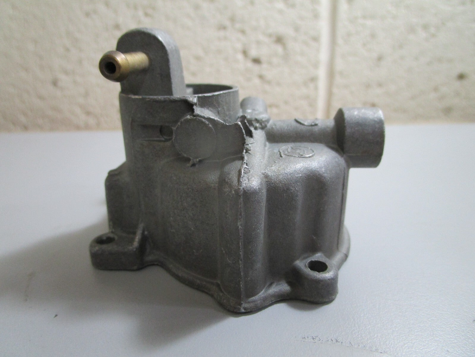 *NEW OEM* 0820 OMC Johnson Evinrude Fuel Bowl 379029 0379029