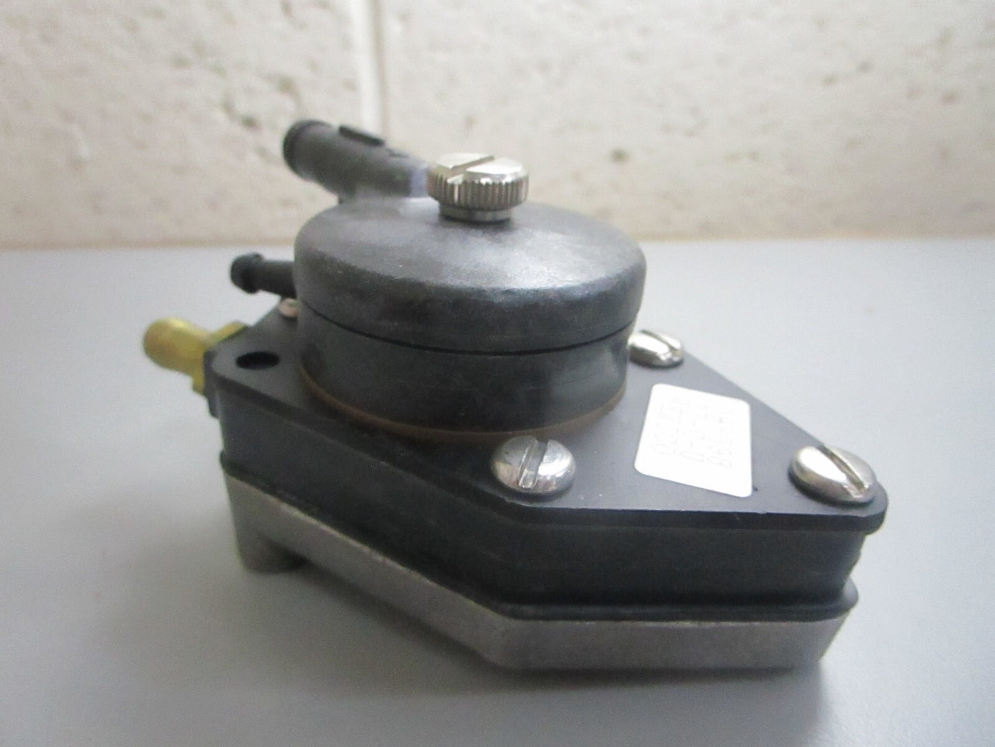 *NEW OEM* 0810 OMC Johnson Evinrude Vintage Fuel Pump Ay 398398 438554