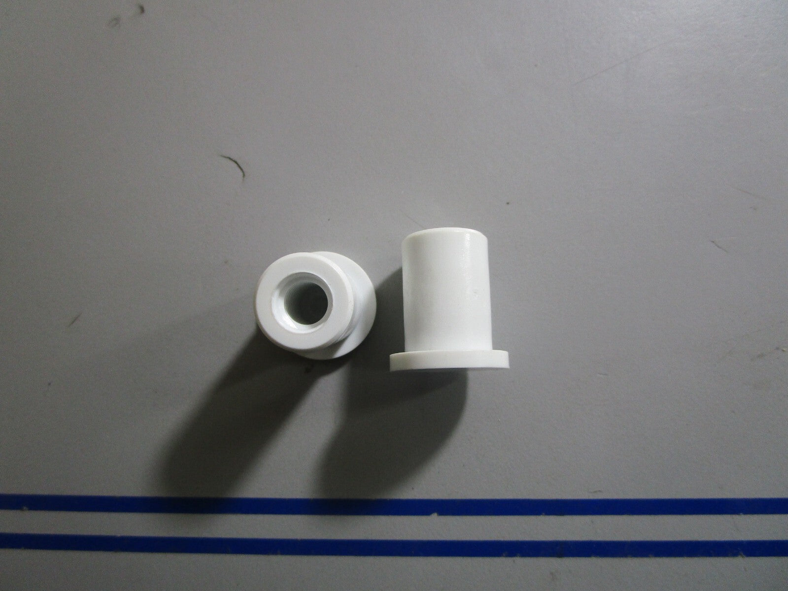 *NEW OEM* (LOT OF 2) 0810 Volvo Penta Plug 853589