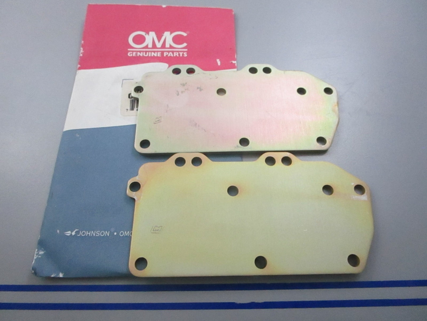 *NEW OEM* (LOT OF 2) 0810 OMC Johnson Evinrude Exhaust Cover Plate 0323263