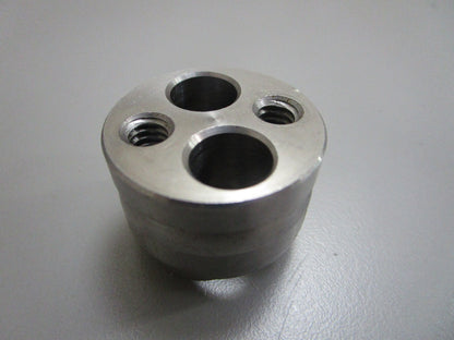 *NEW OEM* 0820 Volvo Penta Bearing Pivot 852705