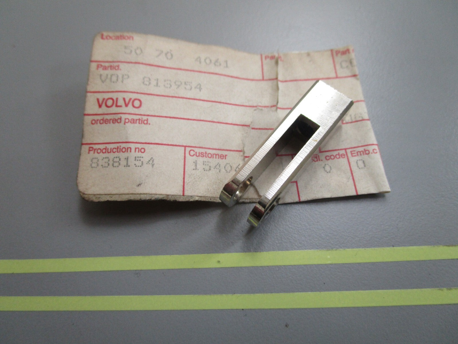 *NEW OEM* 0810 Volvo Penta Control Fork 813954
