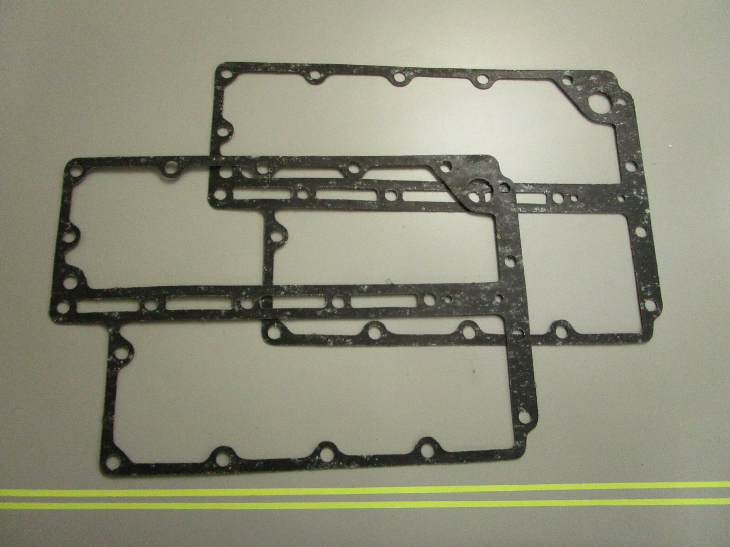 *NEW OEM* (LOT OF 2) 0810 OMC Johnson Evinrude Gasket 305176 0305176