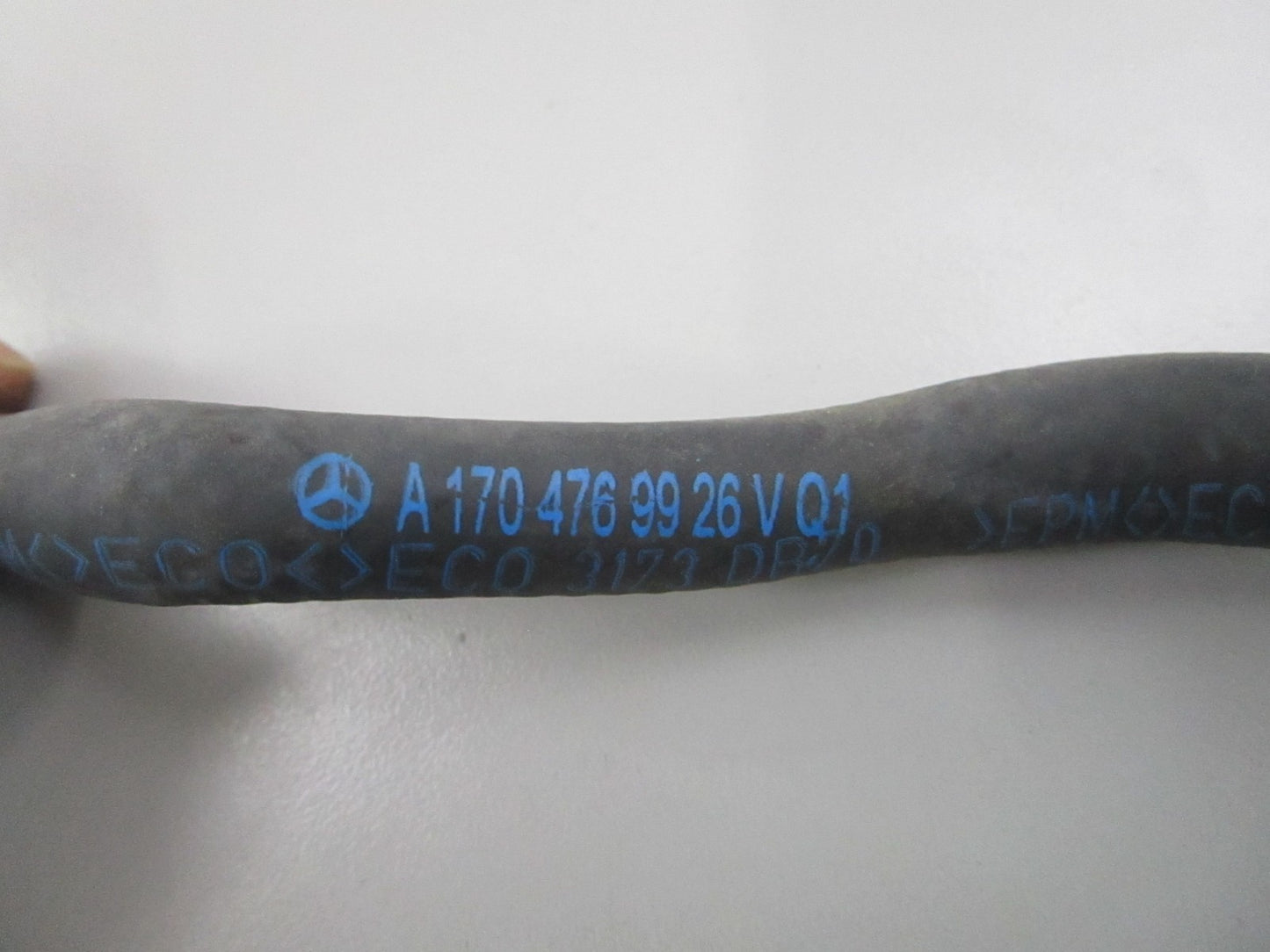 NEW OEM 1704769926 Mercedes-Benz Hose 0810