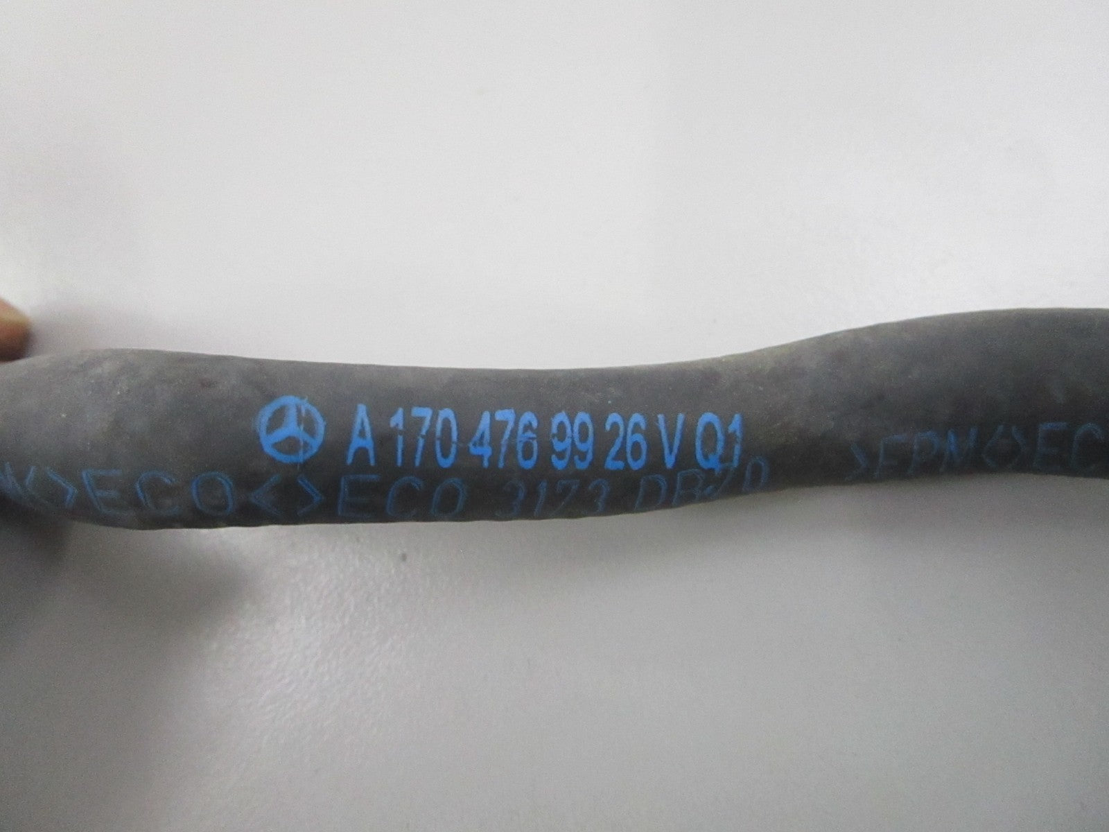 NEW OEM 1704769926 Mercedes-Benz Hose 0810