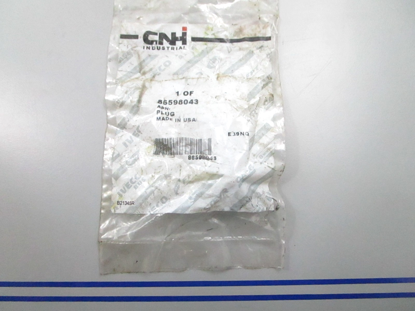 *NEW OEM* 0810 Case New Holland Plug 86598043