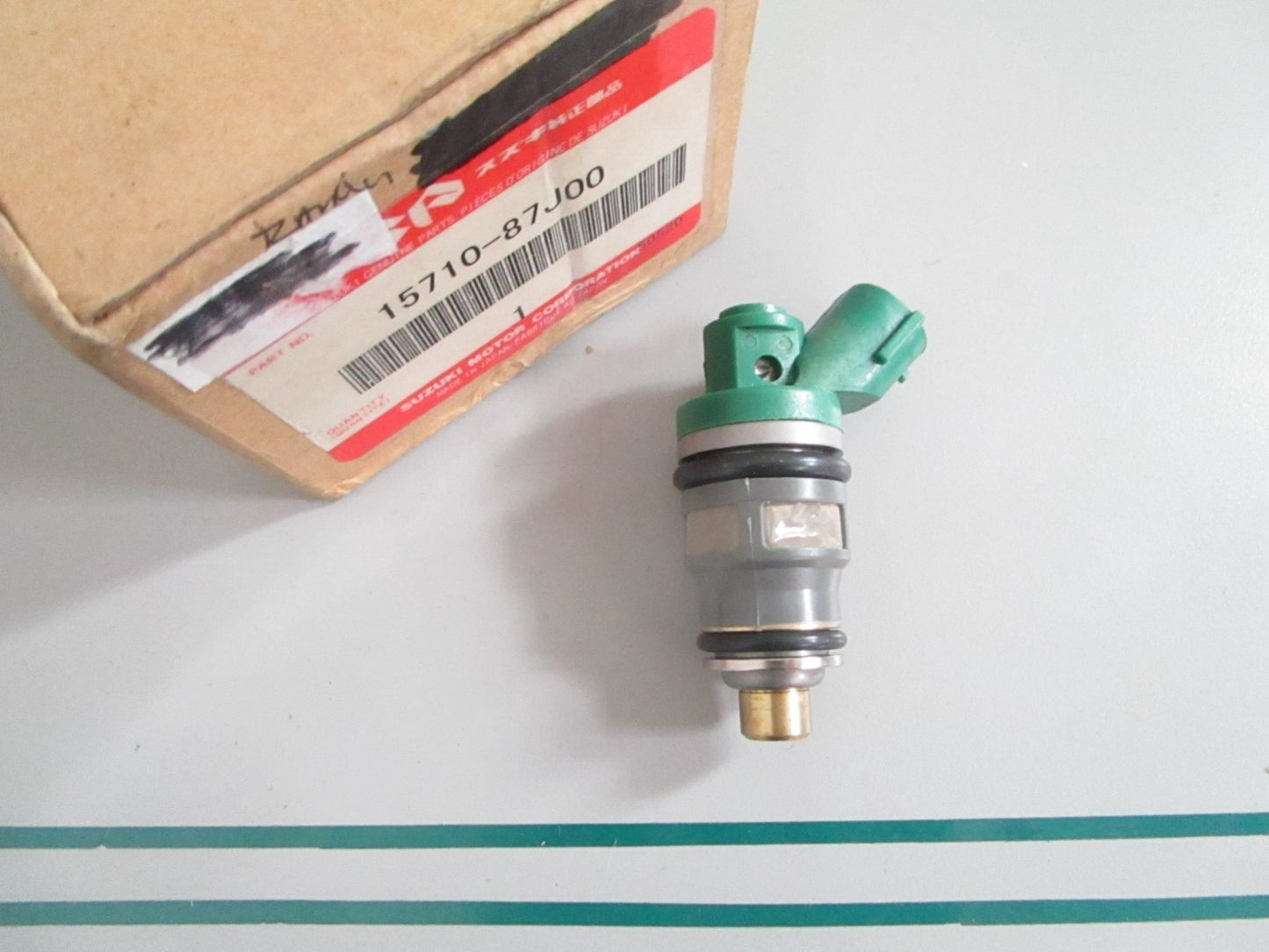 NEW OEM 15710-87J00 Suzuki Fuel Injector Assy 0820