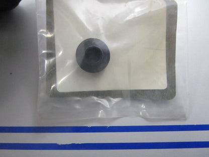 *NEW OEM* 0810 OMC Johnson Evinrude Main Nozzle Cap 5033084