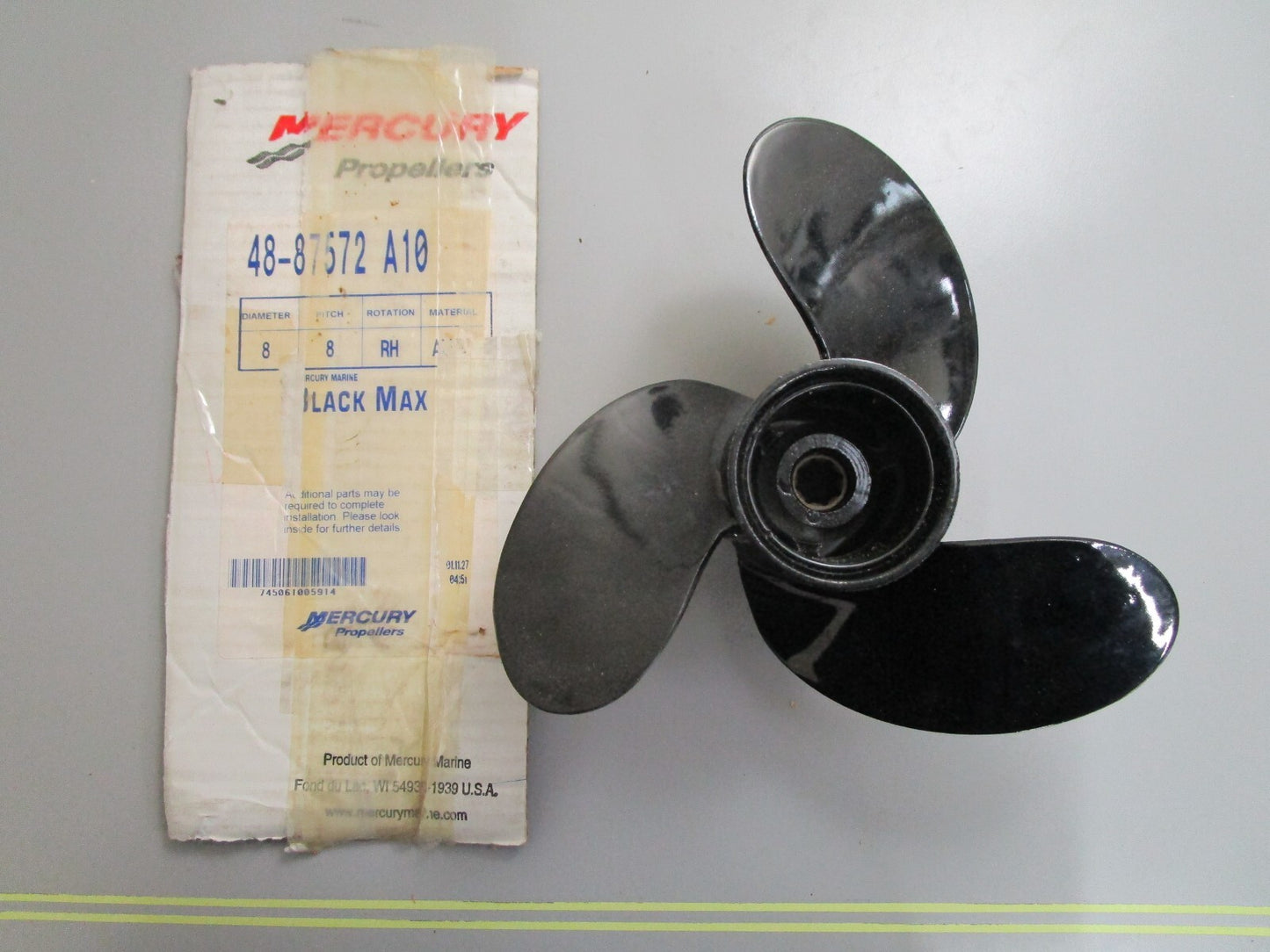 *NEW OEM* 0820 Mercury Black Max 5-8HP RH 8×8 Propeller 48-87572A10