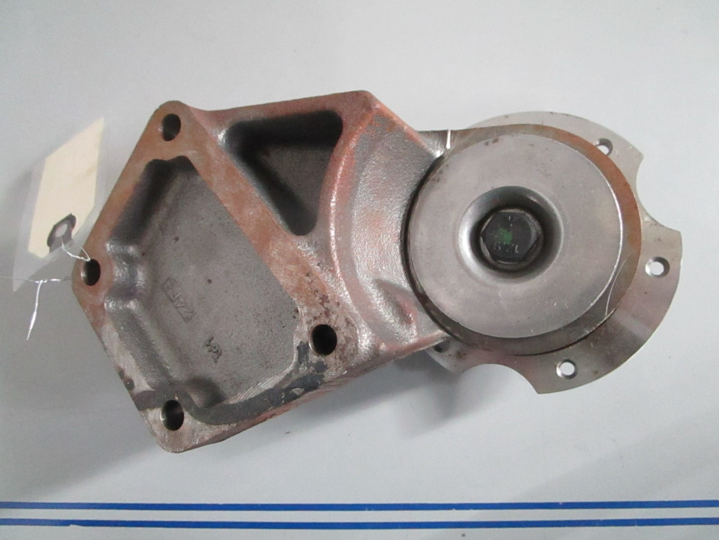 NEW OEM 3968955 3968956 Cummins Fan Support 0820