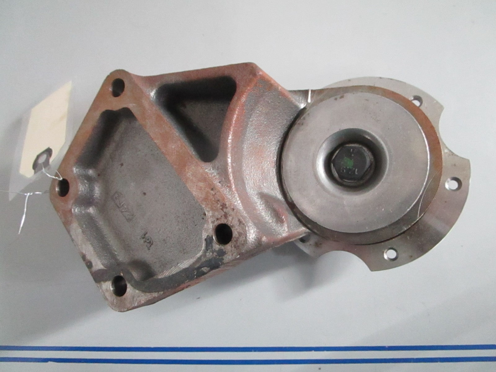 NEW OEM 3968955 3968956 Cummins Fan Support 0820