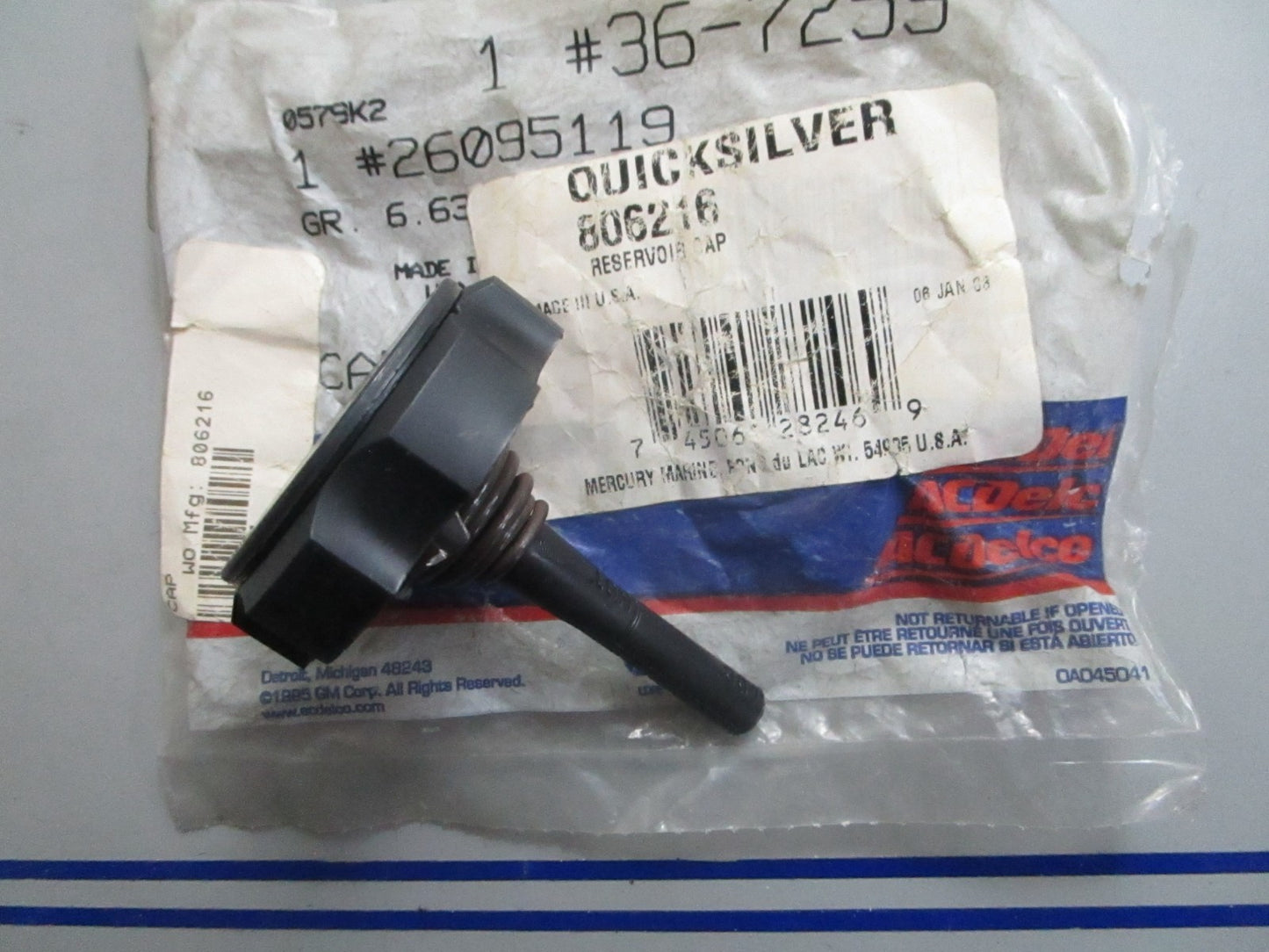 *NEW OEM* 0820 Mercury Quicksilver Oil Reservoir Cap 806216