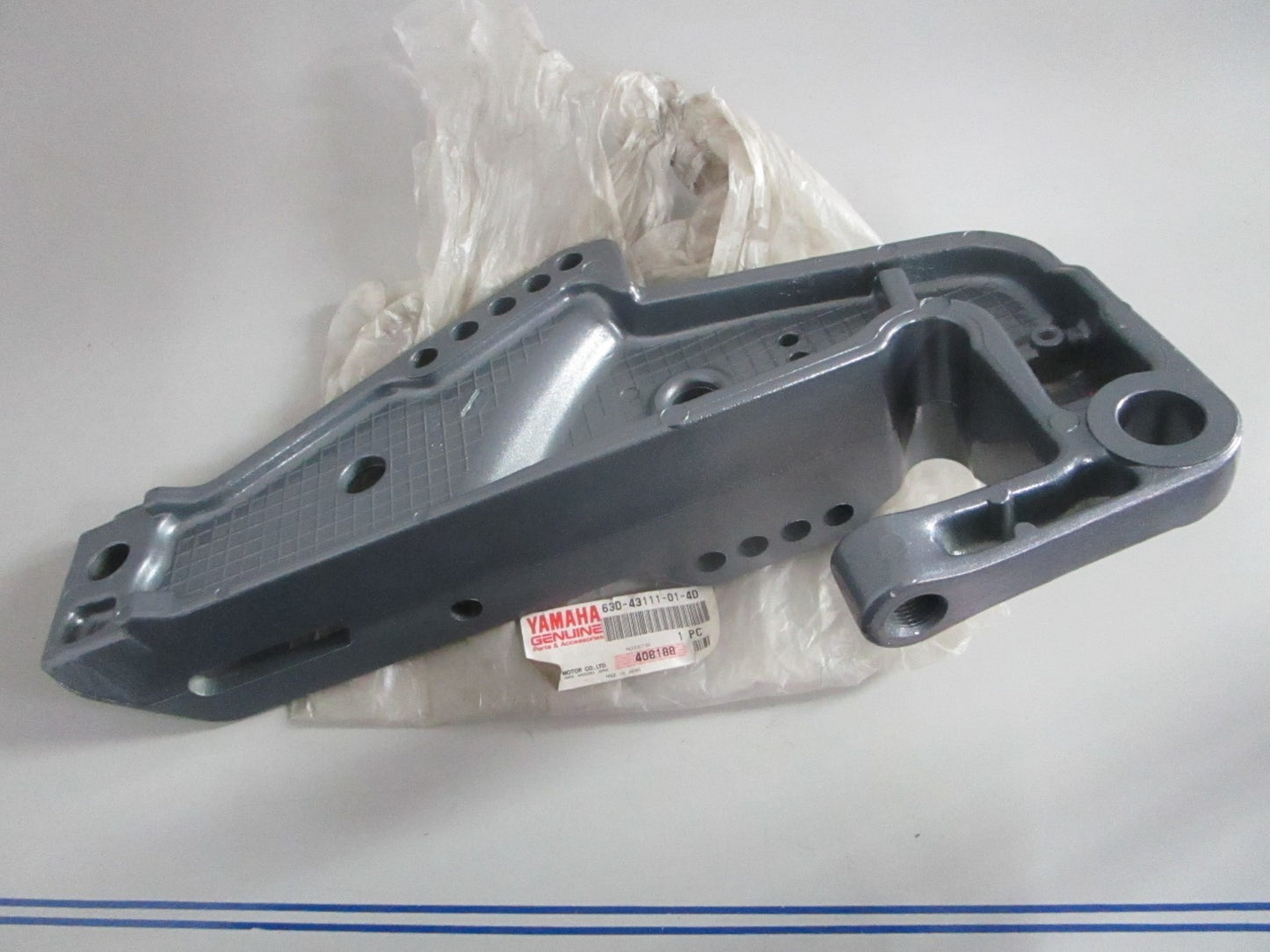 NEW OEM 63D-43111-01-4D Yamaha Clamp Bracket 0820