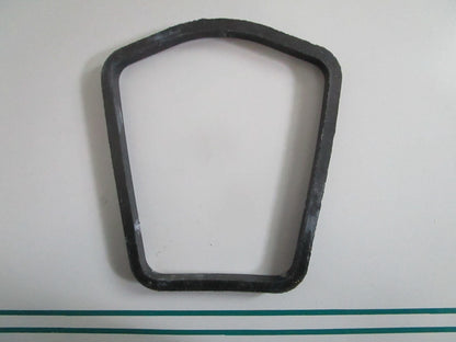 NEW OEM 320961 0320961 OMC Johnson Evinrude Exhaust Seal 0820