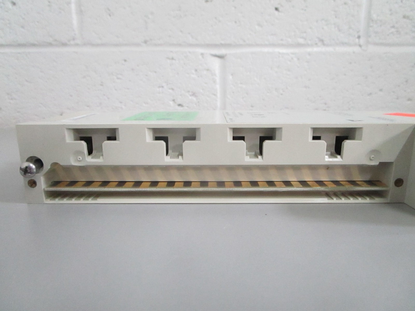 Schneider 140DAO84000 Modicon Quantum Discrete Output Module NEW OEM 0820