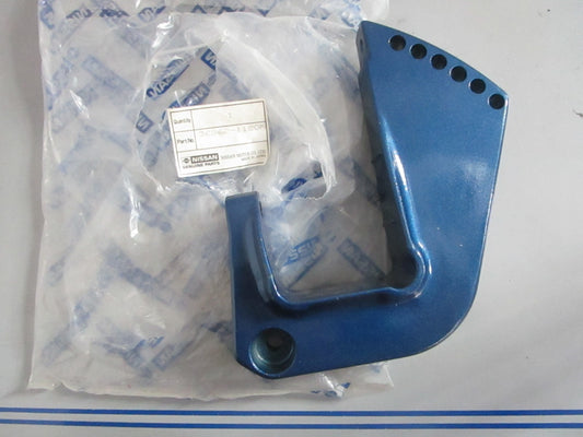 NEW OEM 36962-1120M Tohatsu Right Clamp Bracket 0820