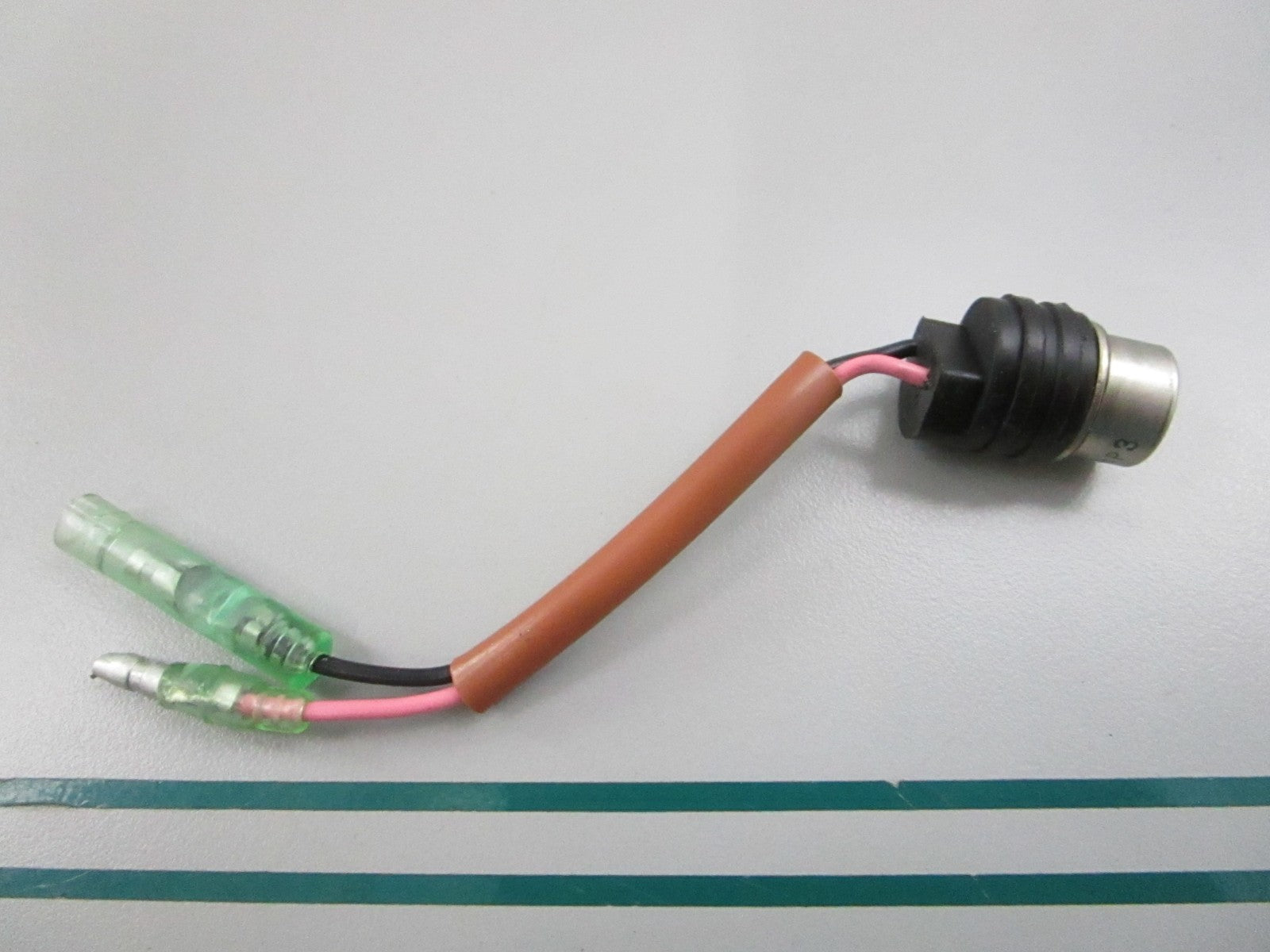 NEW OEM 688-82560-10-00 Yamaha Thermostat Switch 0810