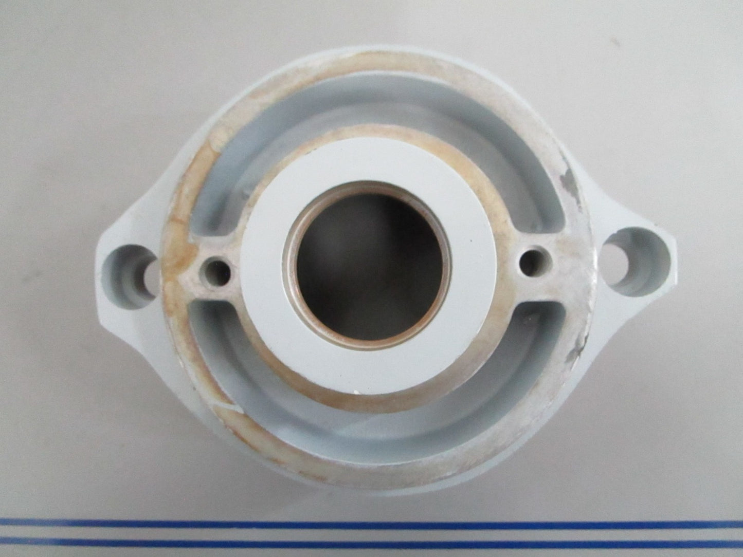 *NEW OEM* 0820 Volvo Penta Bearing Housing 854044
