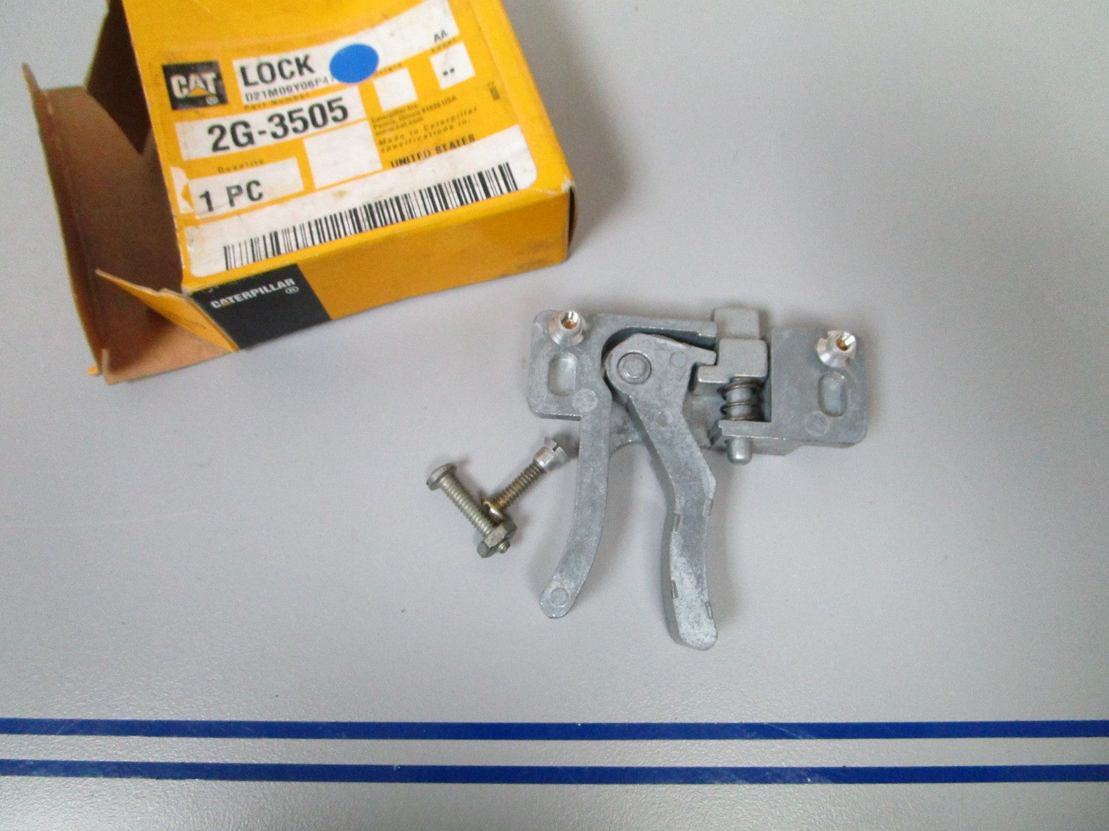 NEW OEM 2G-3505 Cat Caterpillar Lock 0720